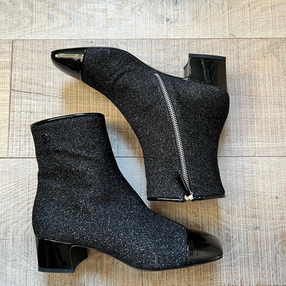 BNIB Chanel 17k Runway Black Shimmer Metallic Leather Square Toe ankle boots - Picture 5 of 9